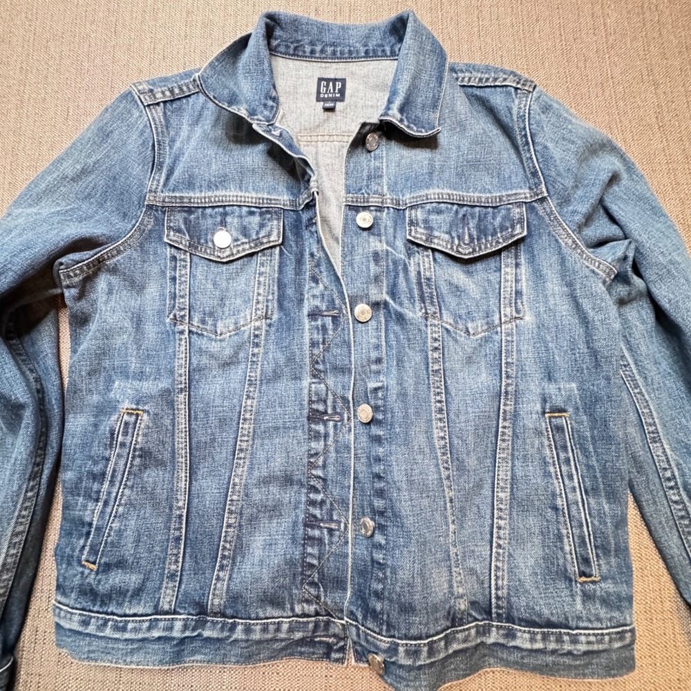 GAP Denim Jacket Womens Large Blue Medium Wash Button Front Trucker Jean Jacket